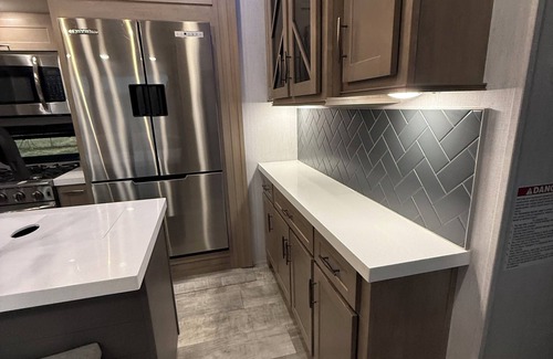 Roseville House | Rose Farm Luxury RV Stay