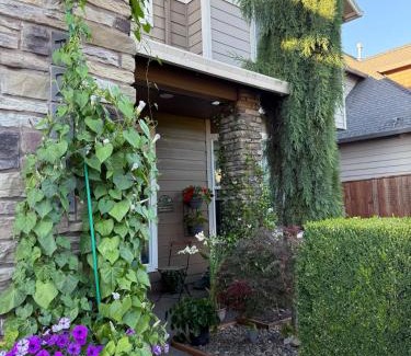 Vancouver House | Rose Garden Family Stay
