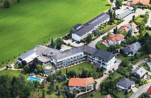 Schluchsee Apartment | Rose garden suite with shower/WC and balcony