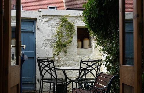 Alnmouth Cottage | ROSE HOUSE, pet friendly, luxury holiday cottage in Alnmouth