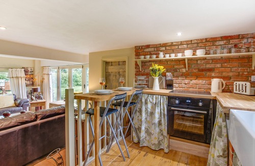 East Dereham House | Rose Lodge - Two Bedroom House, Sleeps 4
