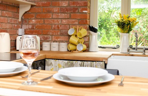 East Dereham House | Rose Lodge - Two Bedroom House, Sleeps 4