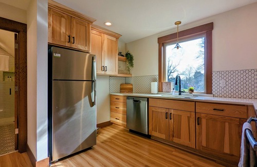 Newberg Apartment | Rose Room - Sophisticated, Playful, Designer Suite, Downtown, Dog-Friendly