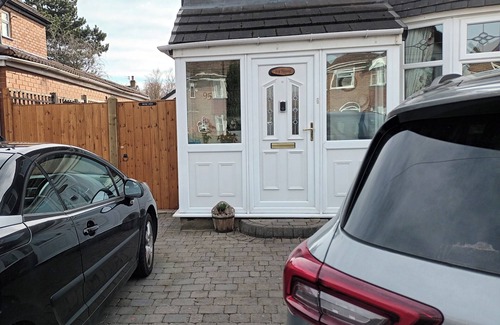 Trafford Apartment | Rose View - Modern detached bungalow