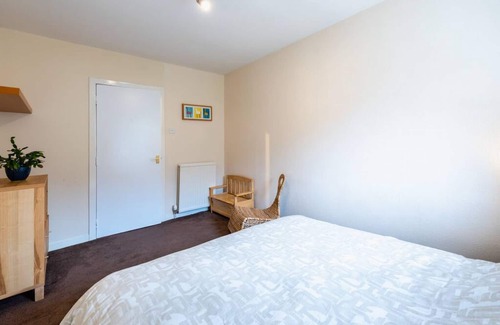 Dundee Apartment | Roseangle - Spacious Family Apartment with South Facing Garden