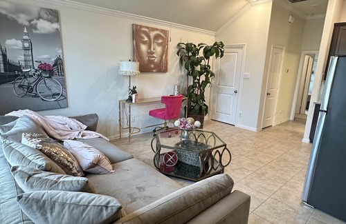 Iowa Colony Apartment | Rosebriar Retreat