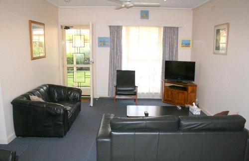 Rosebud House | Rosebud Beach Unit 200 mt to Beach Late checkout
