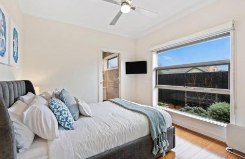 Rosebud House | 'Rosebud Seascape' A Modern Family Retreat