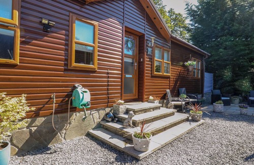 Auchterarder Cottage | ROSEGRACE LODGE, pet friendly, with a garden in Auchterarder