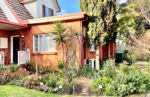 Rosebud House | Rosehaven on Rosebud