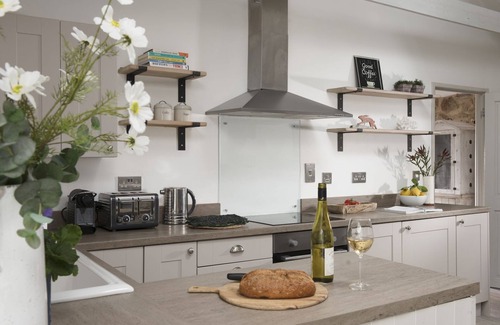 Saint Erth Praze House | Rosehendra - A beautifully refurbished pet-friendly barn conversion with two bedrooms, a log burner