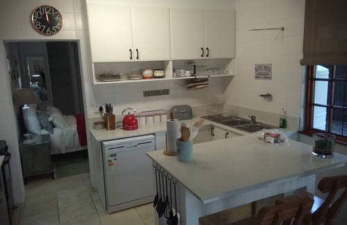 Durban North Cottage | Rosejay Self Catering Cottage. Close to all Durban's major Attractions.