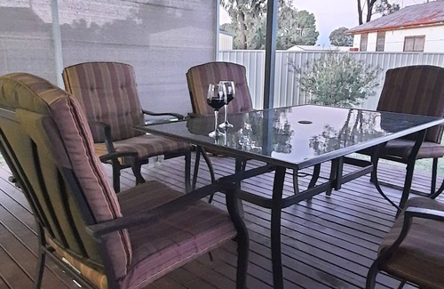 Ariah Park House | Rosella Lodge- Central Riverina - 25 mins to Temora, 10 Mins off Newell Highway