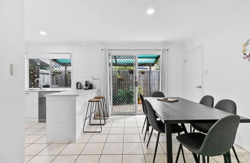 Bongaree House | Rosella Rise!