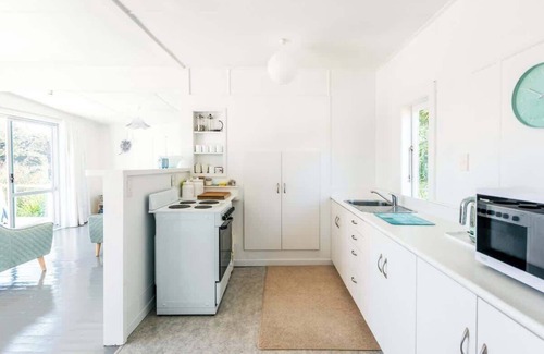 Onetangi House | Roses Bach | Stay Waiheke