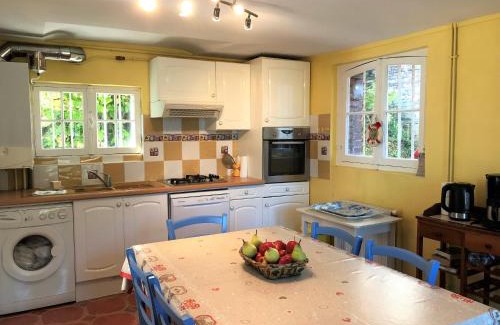 Varengeville-sur-Mer House | Roses