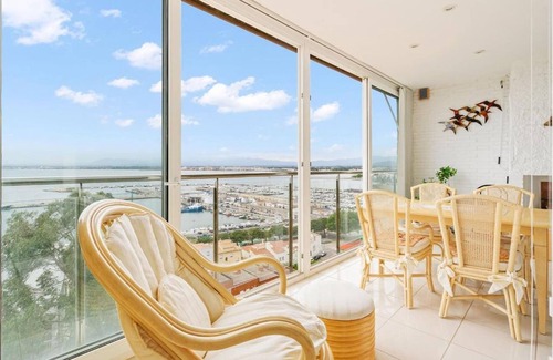 Roses Town Center Apartment | Roses harbour view flat AV-58