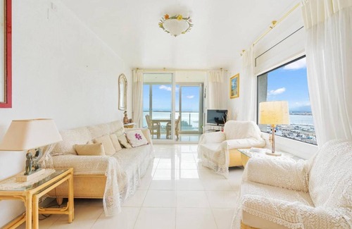 Roses Town Center Apartment | Roses harbour view flat AV-58