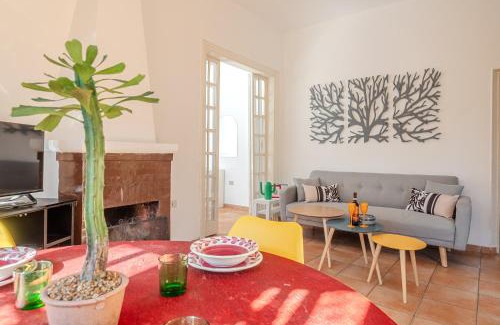 Fregenae Apartment | Roseto Villa Dream - Free parking - Fiumicino Airport- 400 mq garden