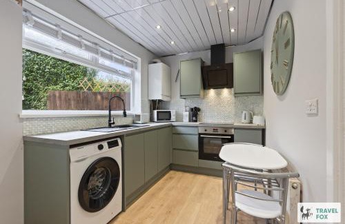 Nottingham House | Rosie's Central House With Drive Parking