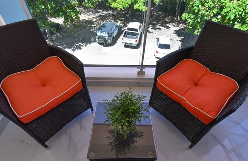 El Pueblito Apartment | Rosil Place, Full Apt #9 with Roof-top Ocean View