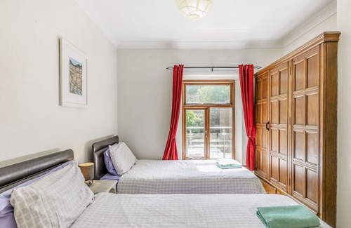 Tideswell Cottage | ROSSKEEN, family friendly, with a garden in Tideswell
