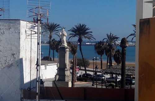 Rota Apartment | ROTA (Cádiz) 1st line beach, Garage, Wifi, air conditioning, 2 places