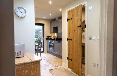City Centre Cottage | Rother Street Cottage by Oracle