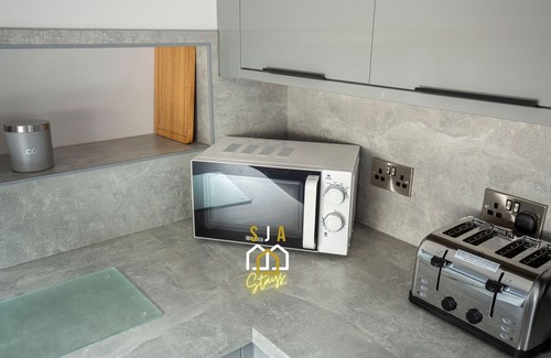 Rothes House | Rothes Residence - SJA Stays - Luxury 3 Bed House