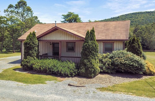 Gaines Cabin | Rough Cut Lodge - Spruce Cabin