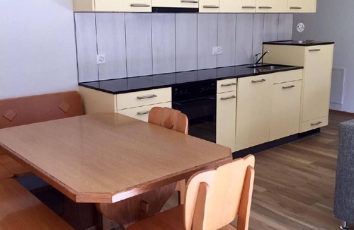 Fluehli Apartment | Rough moss - Hof