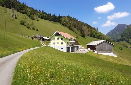 Fluehli Apartment | Rough moss - Hof