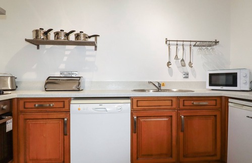 Saint Breward Cottage | ROUGHTOR COTTAGE, family friendly, with pool in St Tudy