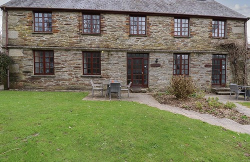 Saint Breward Cottage | ROUGHTOR COTTAGE, family friendly, with pool in St Tudy