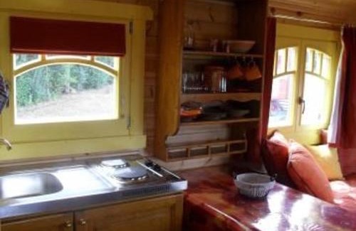 Chantenay-Villedieu House | Roulotte bucolique en bois avec terrasse, Vallée de la Sarthe - FR-1-410-188