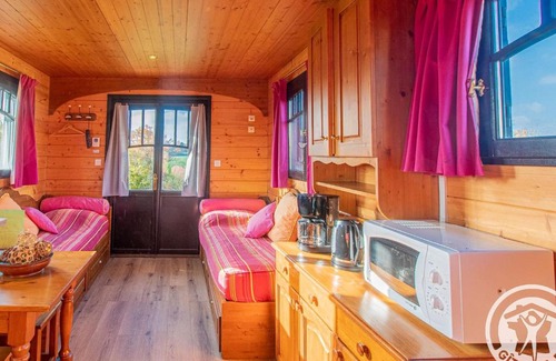 Saint-Hilaire-du-Bois House | Roulotte climatisée avec piscine et jardin - FR-1-622-54