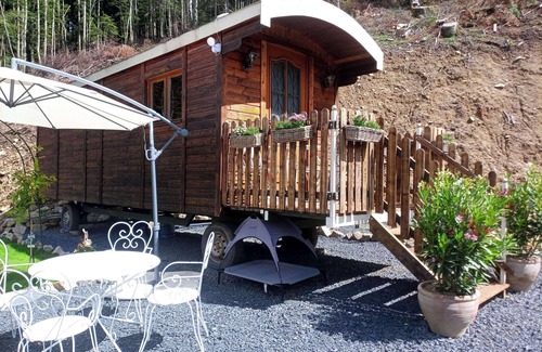 Boree Bed & Breakfast | Roulotte Nymphéa Avec Bain Norvégien et Jardin Privatifs vue Montagne