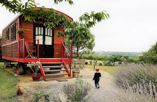 Pauilhac Cabin | Roulotte- rental Gite Famille 4 à 5 personnes - 4 pers. included in the price