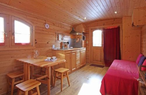 Radon House | Roulotte spacieuse avec terrasse, baldaquin & jeux pour enfants - FR-1-497-130