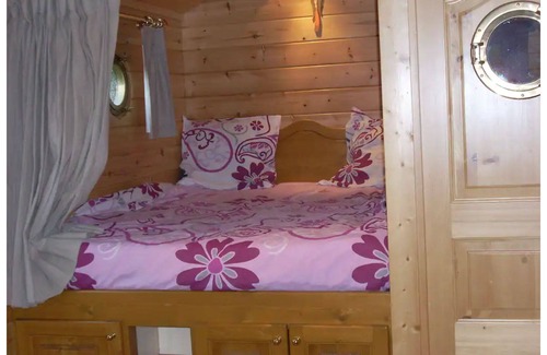 Chomelix House | Roulottes "Ferme des Chanaux" for 10 people