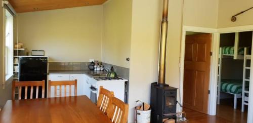 Clutha District Cabin | Round Hill Hut