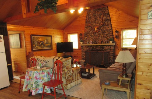 Aitkin House | Round Lake - Beautiful Views - Small Mouth/Walleye Fishing!