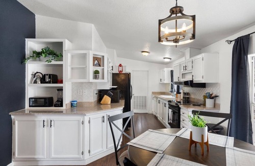 Williams Cabin | Route 66 Pit Stop | Grand Canyon in the Morning