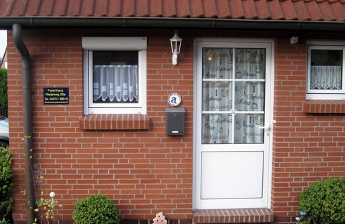 Norddeich House | Row corner house, in the middle of Norddeich, quiet location, family friendly, WiFi free
