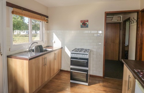 Brazzacott Cottage | ROWAN, pet friendly, character holiday cottage in Whitstone