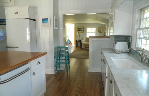 Rowayton Cottage | Rowayton Bungalow- Jan 1- May 1st 5,900 Monthly Inquire!