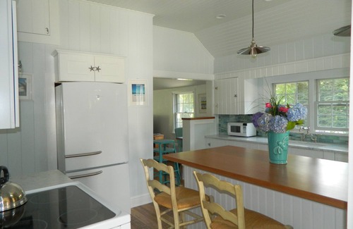 Rowayton Cottage | Rowayton Bungalow- Jan 1- May 1st 5,900 Monthly Inquire!