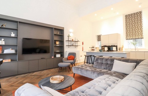 Newland Near Ulverston House | ROWLEY HOUSE AT STONE CROSS MANSION, pet friendly in Ulverston