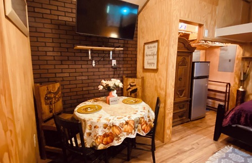 Willis Cabin | Roxys Cottage Cabin