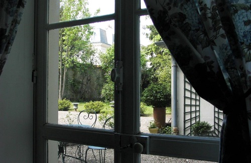 Notre-Dame Apartment | Royal apart/2 bedrooms on garden/quiet/central/palace 7 mn/2 pers max
